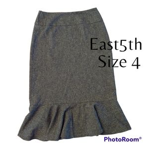 East5th Sz 4 charcoal gray flounced pencil skirt ruffle bottom
